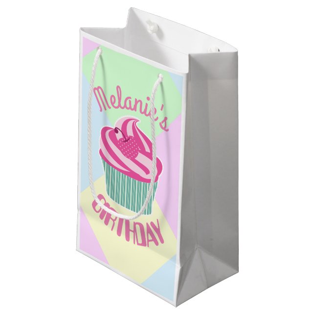 Bolsa De Regalo Pequeña Personalizado pastel de cumpleaños rosado personal (Angulo Anverso)