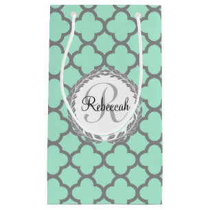 Bolsa De Regalo Pequeña Quatrefoil gris verde de la Casa Monogramada Laure