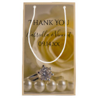 Rosa Blanca, Ring y Pearls Boda Gracias