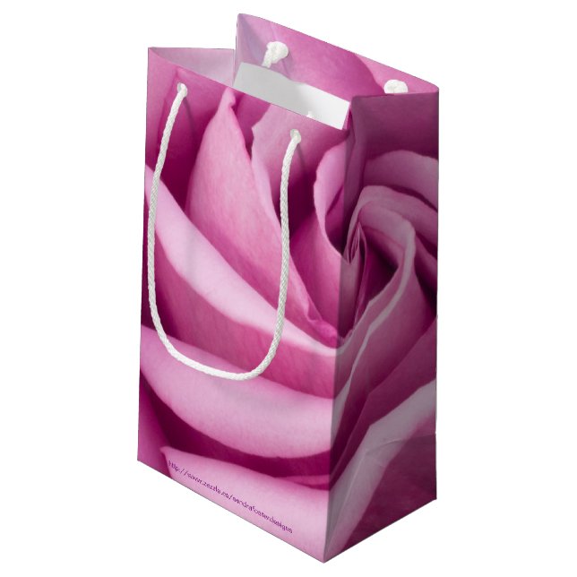 Bolsa De Regalo Pequeña Rosa plegada a la perfección (Angulo reverso)