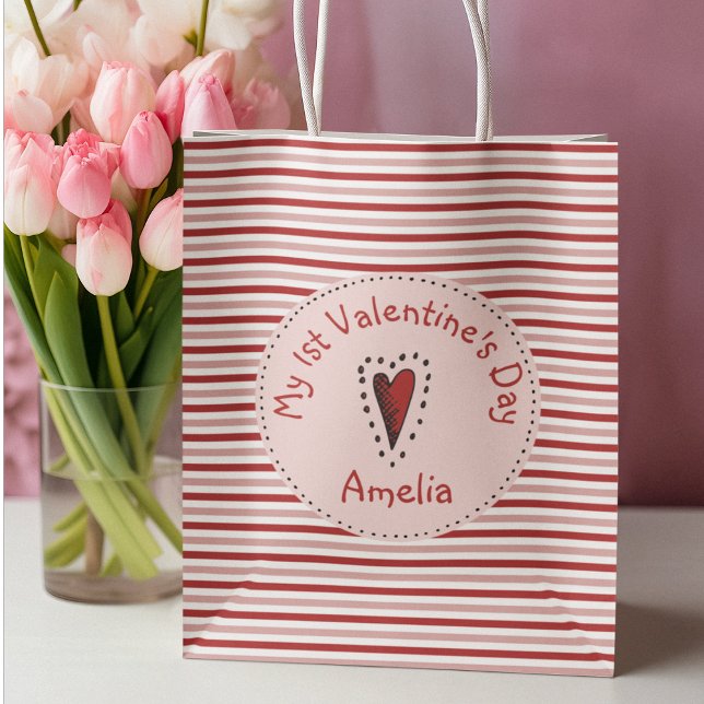 Bolsa De Regalo Pequeña Tiras rojas y blancas rosadas Babys First Valentin (Cute Baby's First Valentine's Day Gift Bag. Editable Text. Modern Pink and Red Stripes Pattern.)