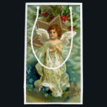 Bolsa De Regalo Pequeña Vintage Christmas Angel<br><div class="desc">Hermoso ángel de Navidades con bata blanca y alas,  rodeado de una estrella dorada y holly sobre el fondo de la nube. Están disponibles tarjetas y etiquetas de direcciones que coincidan.</div>