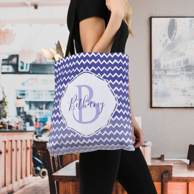 Bolsa de té personalizada de Blue Ombre Chevron (Blue Ombre Chevron Personalized Monogram Tote Bag)