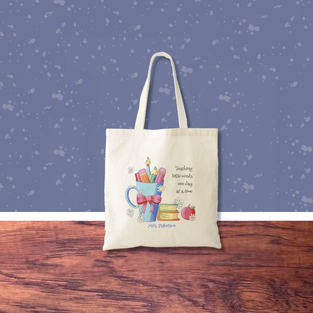 Bolsa de Tote del profesor de arte acuarela con ci (Lovely teacher tote bag with a whimsical watercolor illustration and a space for your favorite quote)