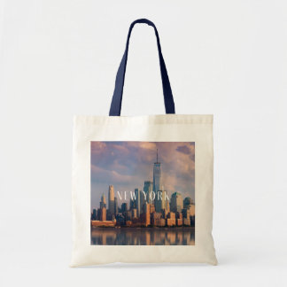 Bolsa de Tote en el Skyline de la ciudad de Nueva 