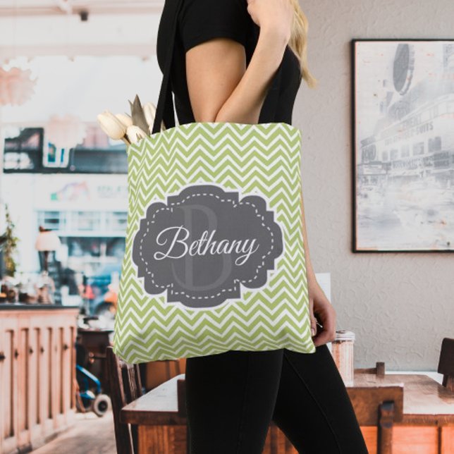Bolsa De Tote Personalizada De Chevron Verde (Green Chevron Personalized Tote Bag)