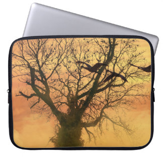 Bolsa Electrónica Twisted Autumt Tree At Sunset