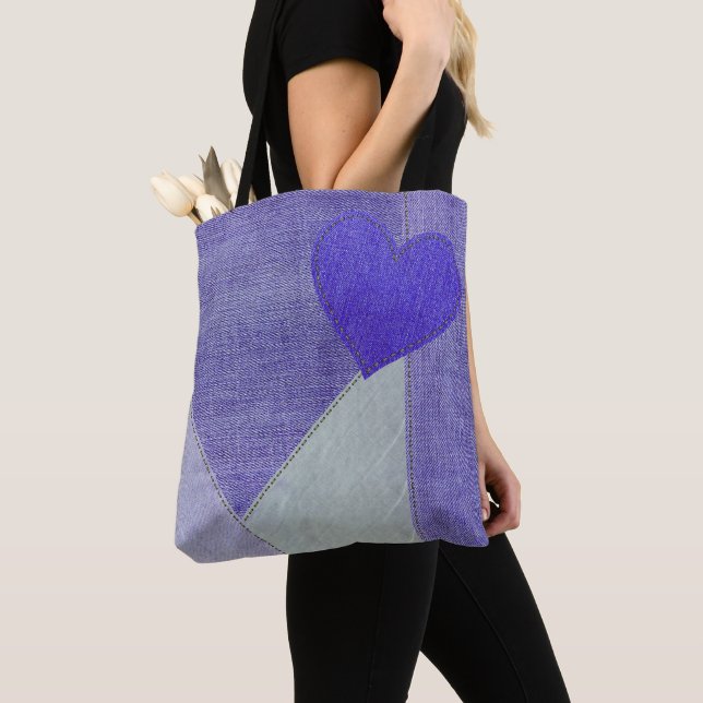 Bolsa morada de tetas de corazón de denim morado (Detalle)