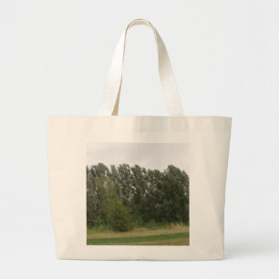 Bolsa panorámica de la línea de árboles inclinados