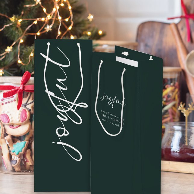 Bolsa Para Vino Alegre caligrafía Feliz nombre navideño verde (Front and back view bottle gift bag)