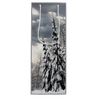 Bolsa Para Vino Árboles de hoja perenne cubiertos de nieve bajo un