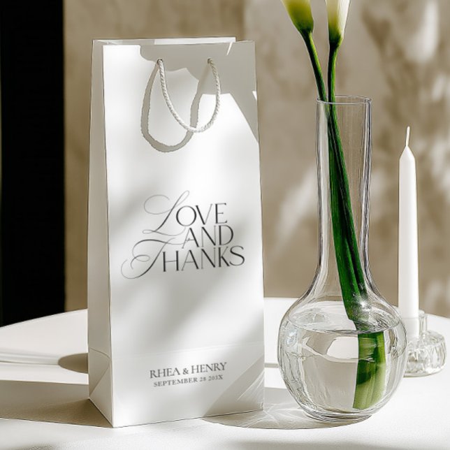 Bolsa Para Vino Elegant Modern Black & White Wedding Welcome  (Elegant Modern Black & White Wedding Welcome Wine Gift Bag)