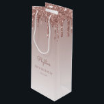 Bolsa Para Vino Purpurina Drip 80th Birthday Rosa Gold<br><div class="desc">Esta bolsa de regalo de moda para el cumpleaños 80 incluye un borde de goteo de purpurina de oro rosa brillante y un fondo oscuro de rosa dorado. Personalízalo con su nombre en escritura a mano,  junto con su cumpleaños y fecha a continuación.</div>