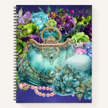 Bolsa turquesa y cuaderno gorra