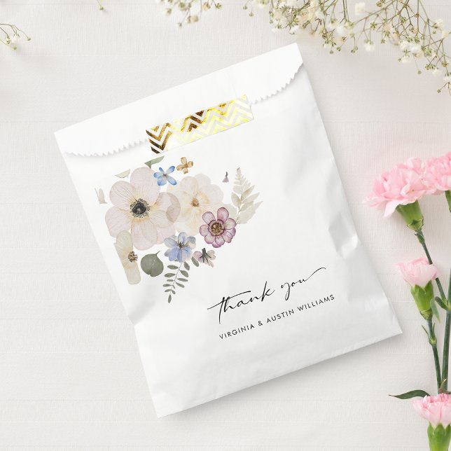 Bolsas de Favor Modernas (Modern Floral Favor Bags by Painted Paperie
)