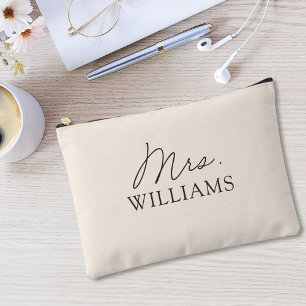 Bolsito Accesorio Grande Beige Monogramado Mrs Elegante Letra