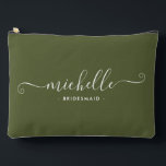 Bolsito Accesorio Grande Camisa de novias personalizada de oliva martiní mi<br><div class="desc">Presentamos nuestra Moda Minimalista Pouch accesoria personalizada Martini Olive, un regalo elegante y versátil diseñado para celebrar a sus damas de honor con elegancia. Esta bolsa accesoria es el epítome de la moda moderna, perfecta para cualquier ocasión desde propuestas de dama de honor hasta duchas de novias. Diseñado tanto para...</div>