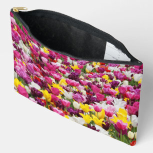 Bolsito Accesorio Grande campo lleno de tulipanes
