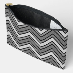 Bolsito Accesorio Grande Chevron gris y negro