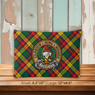 Bolsito Accesorio Grande Crest de Clan Buchanan sobre tartán