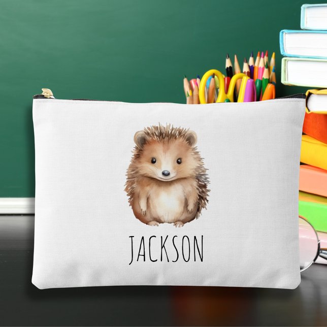 Bolsito Accesorio Grande ¡Cute Hedgehog! Funda de lápiz personalizado o (Cute Hedgehog Custom monogram Pencil Case sitting on school desk with pencils and books)