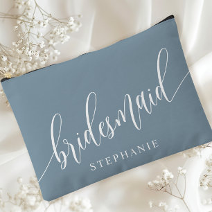 Bolsito Accesorio Grande Dusty Blue Bridesmaid Caligrafía moderna