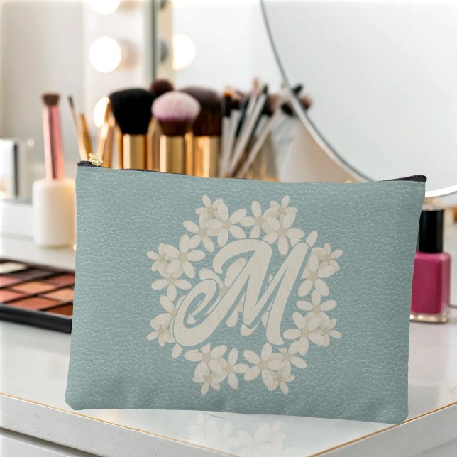 Bolsito Accesorio Grande Elegante Crema Floral Wreath Verde azulado de cuer (A pretty teal faux leather look makeup bag with space for your initial)