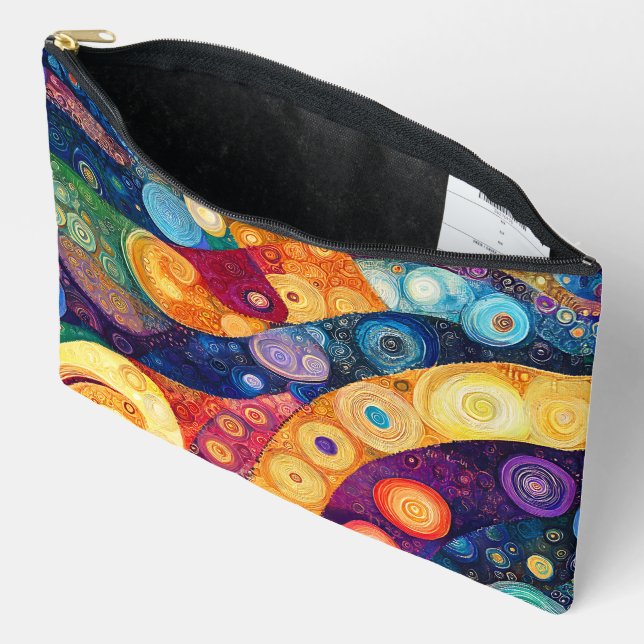 BOLSITO ACCESORIO GRANDE FORMAS ABSTRACTAS DE PURPLE AZUL NARANJA AMARILLO (Abierto)