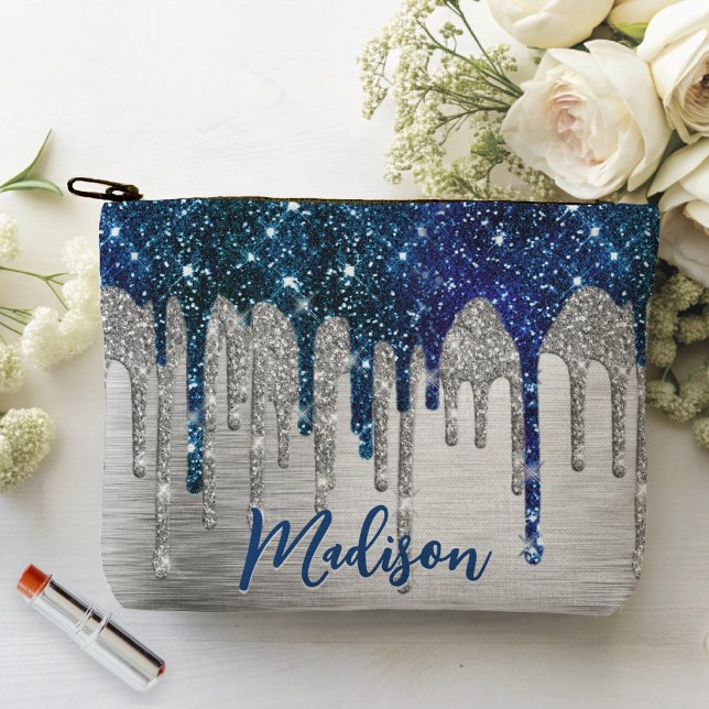 Bolsito Accesorio Grande Monograma moderno de perforaciones de Purpurinas a (Subido por el creador)