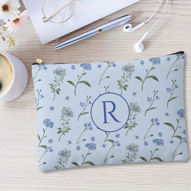 Bolsito Accesorio Grande Monogramado Olvídenme No Floral Azul Floral Acuare (In situ, on table)