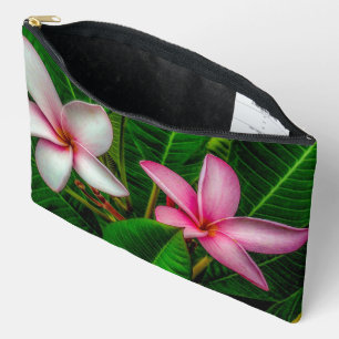 Bolsito Accesorio Grande Plumerias en blanco y rosa