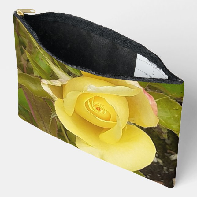 Bolsito Accesorio Grande Rosebud amarillo (Abierto)