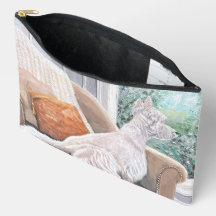 Westie Mirando hacia fuera una ventana