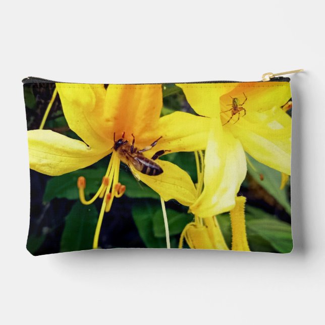Bolsito Accesorio Pequeño Araña y avispa sobre una flor amarilla (Reverso )