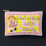 Bolsito Accesorio Pequeño Bonito Hanukkah en Tootsie rosa toca Dreidel<br><div class="desc">Bonito Hanukkah en Pink Tootsie Juega al Dreidel Game, Pouch. Todos los elementos de diseño se pueden editar. Cambie el texto editable utilizando su estilo de fuente, color y tamaño favoritos. Llena tu bolsa con dreidels, y jugando golosinas. ¡¡¡Partida!!! ¡Feliz Hanukkah! Tipo de bolsa: Imprimir Cortar Sew Pouch Accesorio Pequeño...</div>