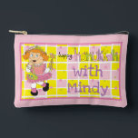Bolsito Accesorio Pequeño Bonito Hanukkah en Tootsie rosa toca Dreidel<br><div class="desc">Bonito Hanukkah en Pink Tootsie Juega al Dreidel Game, Pouch. Todos los elementos de diseño se pueden editar. Cambie el texto editable utilizando su estilo de fuente, color y tamaño favoritos. Llena tu bolsa con dreidels, y jugando golosinas. ¡¡¡Partida!!! ¡Feliz Hanukkah! Tipo de bolsa: Imprimir Cortar Sew Pouch Accesorio Pequeño...</div>