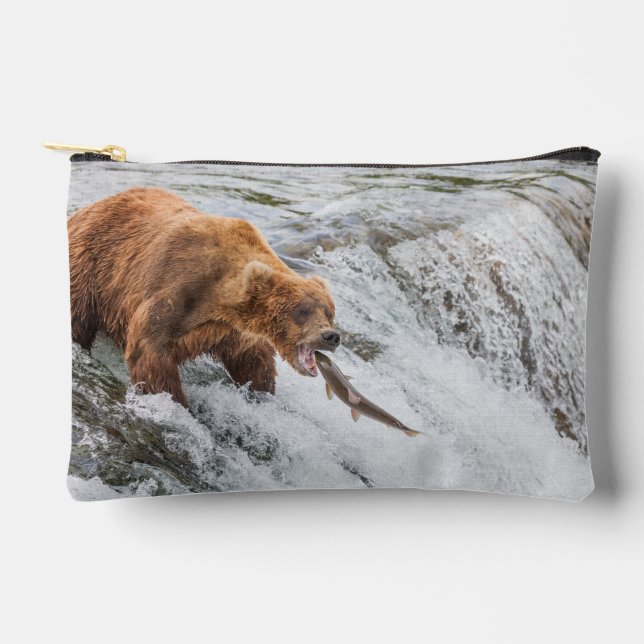 Bolsito Accesorio Pequeño Brown Bear Catches Red Salmon (Anverso)