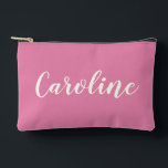 Bolsito Accesorio Pequeño Caligrafía minimalista Nombre personalizado de ros<br><div class="desc">Esta elegante bolsa accesoria presenta un minimalista diseño caligráfico con un llamativo nombre rosa caliente, que combina simplicidad con colores vivos. Perfecto para organizar maquillaje, viajes esenciales o añadir un toque de moda a su rutina diaria. Este diseño único lo convierte en un regalo atento para todo aquel que ame...</div>