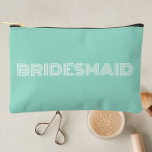 Bolsito Accesorio Pequeño Camarera de honor de la tipografía moderna de Seaf<br><div class="desc">Sólida color marino, pequeño estilo, bolsa cosmética con cremallera para tu boda dama de honor que cuenta con la palabra, BRIDESMAID en una tipografía grande y moderna a un lado de la bolsa. Perfecto como bolsa accesoria de viaje para guardar maquillaje, perfume y joyería. Disponible en muchos de los populares...</div>