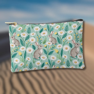 Bolsito Accesorio Pequeño Conejitos Lindos Sentados Entre Margaritas Blancas