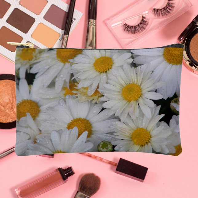 Bolsito Accesorio Pequeño Dew Kissed White Daisies Floral (In Situ)