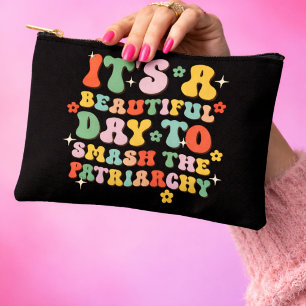 Bolsito Accesorio Pequeño Es un bello día para aplastar al patriarcado