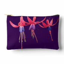 Flores rojas y violetas