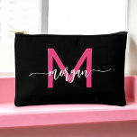Bolsito Accesorio Pequeño Guión del Chica del nombre del monograma negro ros<br><div class="desc">Organice sus productos básicos con estilo con nuestra bolsa para accesores de guiones Chica de Monograma Rosado! Con un diseño llamativo de color rosa intenso, esta bolsa se personaliza con su nombre en un elegante tipo de letra para una moda y un toque personalizado. Perfecto para almacenar cosméticos, artículos de...</div>