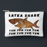 Bolsito Accesorio Pequeño Hanukkah Latka Shark Dreidel Juego<br><div class="desc">Hanukkah con Latka Shark, Dreidel Game Pouch. Todos los elementos de diseño se pueden editar. Cambie el texto editable utilizando su estilo de fuente, color y tamaño favoritos. Llena tu bolsa con dreidels, y jugando golosinas. ¡¡¡Partida!!! ¡Feliz Hanukkah! Tipo de bolsa: Imprimir Cortar Sew Pouch Accesorio Pequeño Nuestras bolsas vienen...</div>