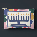 Bolsito Accesorio Pequeño Hanukkah Menorah Dreidels Game<br><div class="desc">Hanukkah Menorah, Dreidel Game Pouch. Todos los elementos de diseño se pueden editar. Cambie el texto editable utilizando su estilo de fuente, color y tamaño favoritos. Llena tu bolsa con dreidels, y jugando golosinas. ¡¡¡Partida!!! ¡Feliz Hanukkah! Tipo de bolsa: Imprimir Cortar Sew Pouch Accesorio Pequeño Nuestras bolsas vienen en dos...</div>