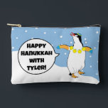 Bolsito Accesorio Pequeño Hanukkah Penguin dice<br><div class="desc">Hanukkah Penguin Dice, Dreidel Game Pouch. Todos los elementos de diseño se pueden editar. Cambie el texto editable utilizando su estilo de fuente, color y tamaño favoritos. Llena tu bolsa con dreidels, y jugando golosinas. ¡¡¡Partida!!! ¡Feliz Hanukkah! Tipo de bolsa: Imprimir Cortar Sew Pouch Accesorio Pequeño Nuestras bolsas vienen en...</div>