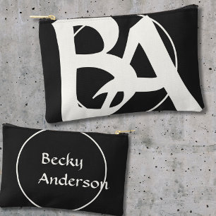 Bolsito Accesorio Pequeño Iniciales sobredimensionados en blanco y negro