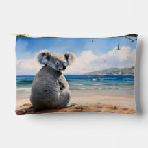 Koala en una playa de arena
