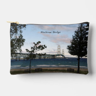 Bolsito Accesorio Pequeño Mackinac Bridge Mackinaw City zipper bag